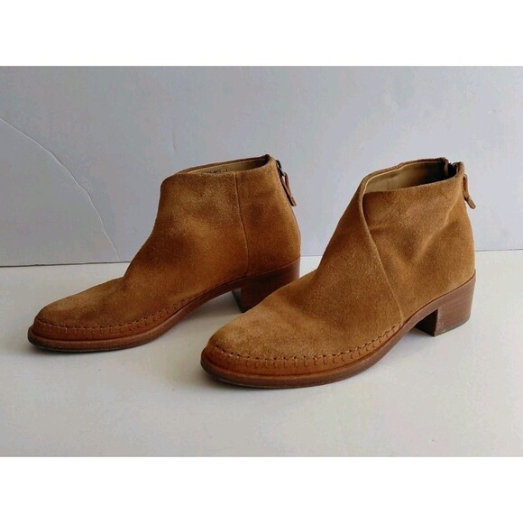 Soludos Sz 5.5 Beige Suede Pointed Toe Booties w/Wood Stacked Low Heel Back Zip - Picture 2 of 7